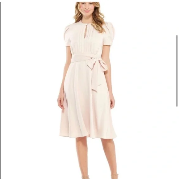 Gal Meets Glam Dresses | Gal Meets Glam Cream Marilyn Satin Fit & Flare Dress Pockets Size 16 | Color: Cream | Size: 16 | Sourcingmagic's Closet Gal Meets Glam Dresses | Gal Meets Glam Cream Marilyn Satin Fit & Flare Dress Pockets Size 16 | Color: Cream | Size: 16 | Sourcingmagic's Closet